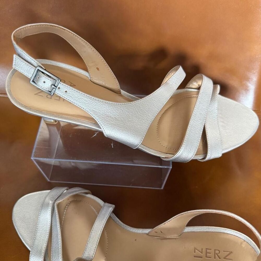 Naturalizer Women's White and Cream Sandals